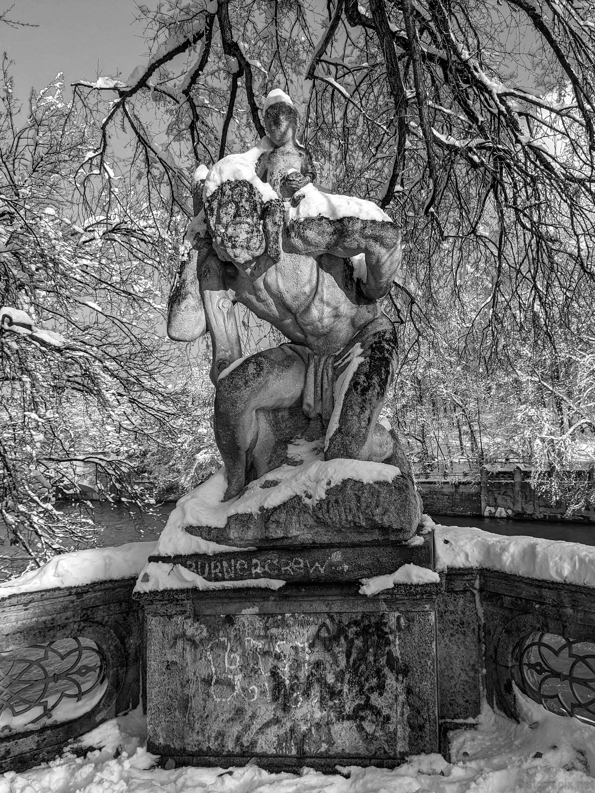 Pxl 20231203 123631894